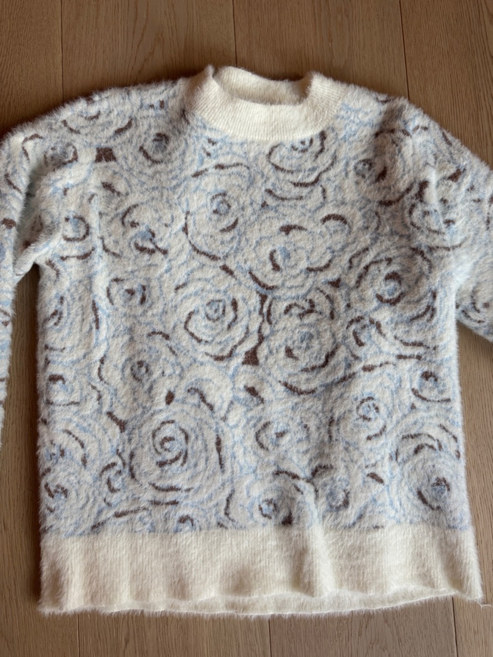 DR2 Cream Crewneck Sweater with Light Blue and Brown Floral Motif